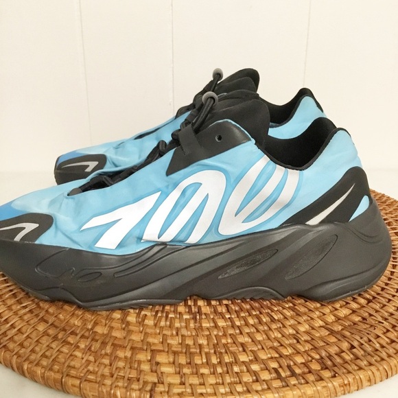 Yeezy Boost 700 MNVN Bright Blue GZ3079 - Size 7.5M Shoes - Picture 6 of 11